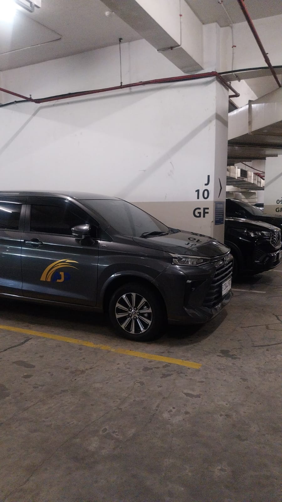 Mobil operasional PT Asta Jaya Pubahari